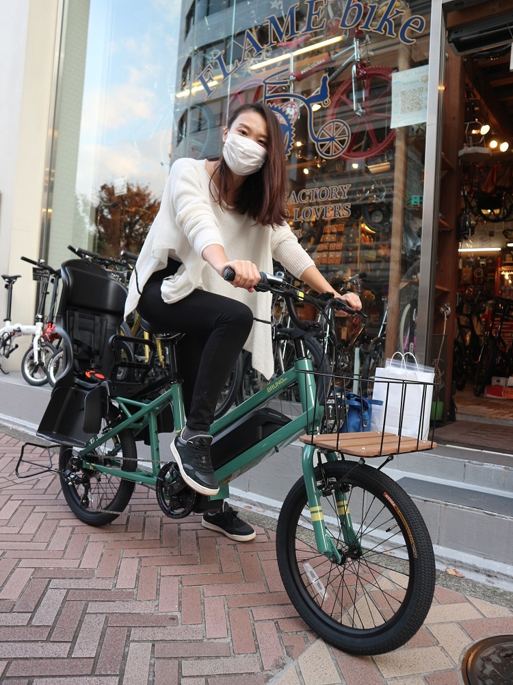 11月16日 渋谷 原宿 の自転車屋 FLAME bike前です_e0188759_17214075.jpg