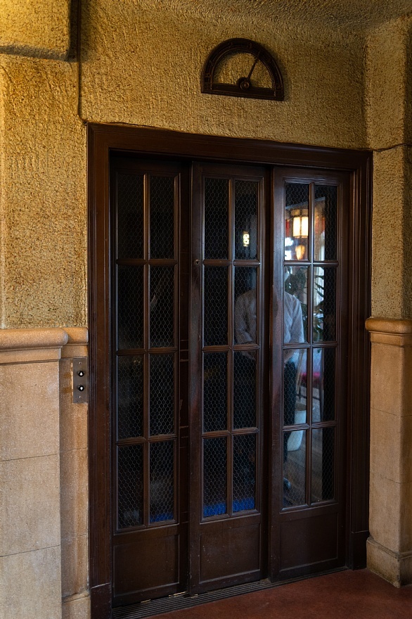ヴォーリズ設計の北京料理屋さん_d0353489_15341018.jpg