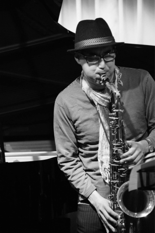 Jazzlive Comin ジャズライブ カミン ひろしま 本日11月17日のジャズライブ_b0115606_11312240.jpeg