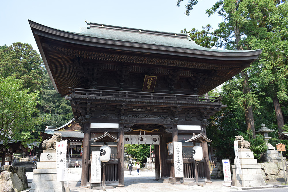 近江商人の氏神・日牟禮八幡宮。_e0158128_17355147.jpg
