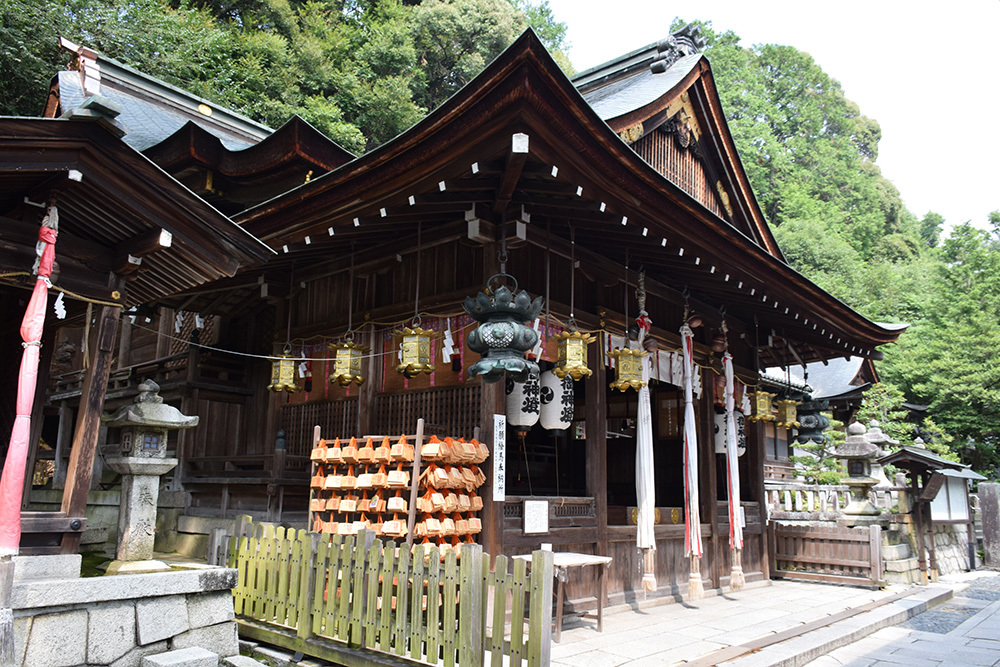 近江商人の氏神・日牟禮八幡宮。_e0158128_17404791.jpg