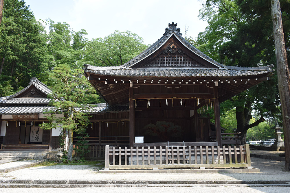 近江商人の氏神・日牟禮八幡宮。_e0158128_17405069.jpg