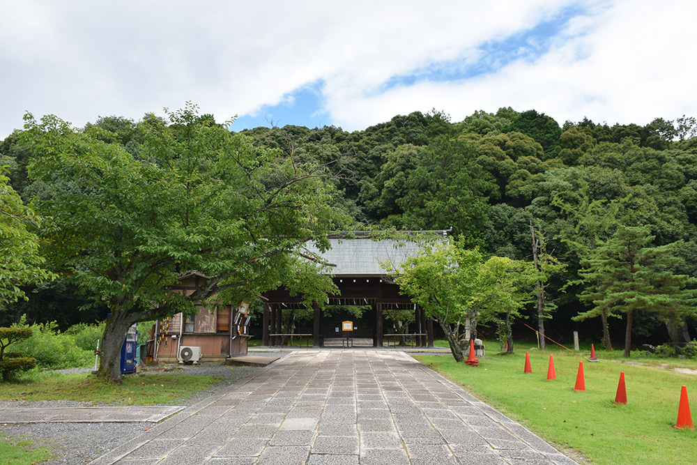 豊臣秀吉が眠る豊国廟。_e0158128_18030879.jpg