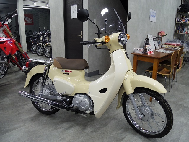 スーパーカブ50 中古車 入荷 バイクの横輪