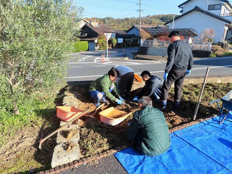 花壇の改善とタフなBRZ _f0076731_15294567.jpg