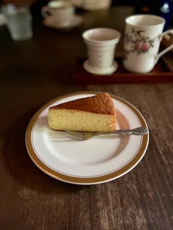 初めての呉へお出かけ　1. バターケーキを求めて‥呉の合歓(ねむ)のバターケーキと広島の長崎堂を食べ比べ_c0124359_16312860.jpeg