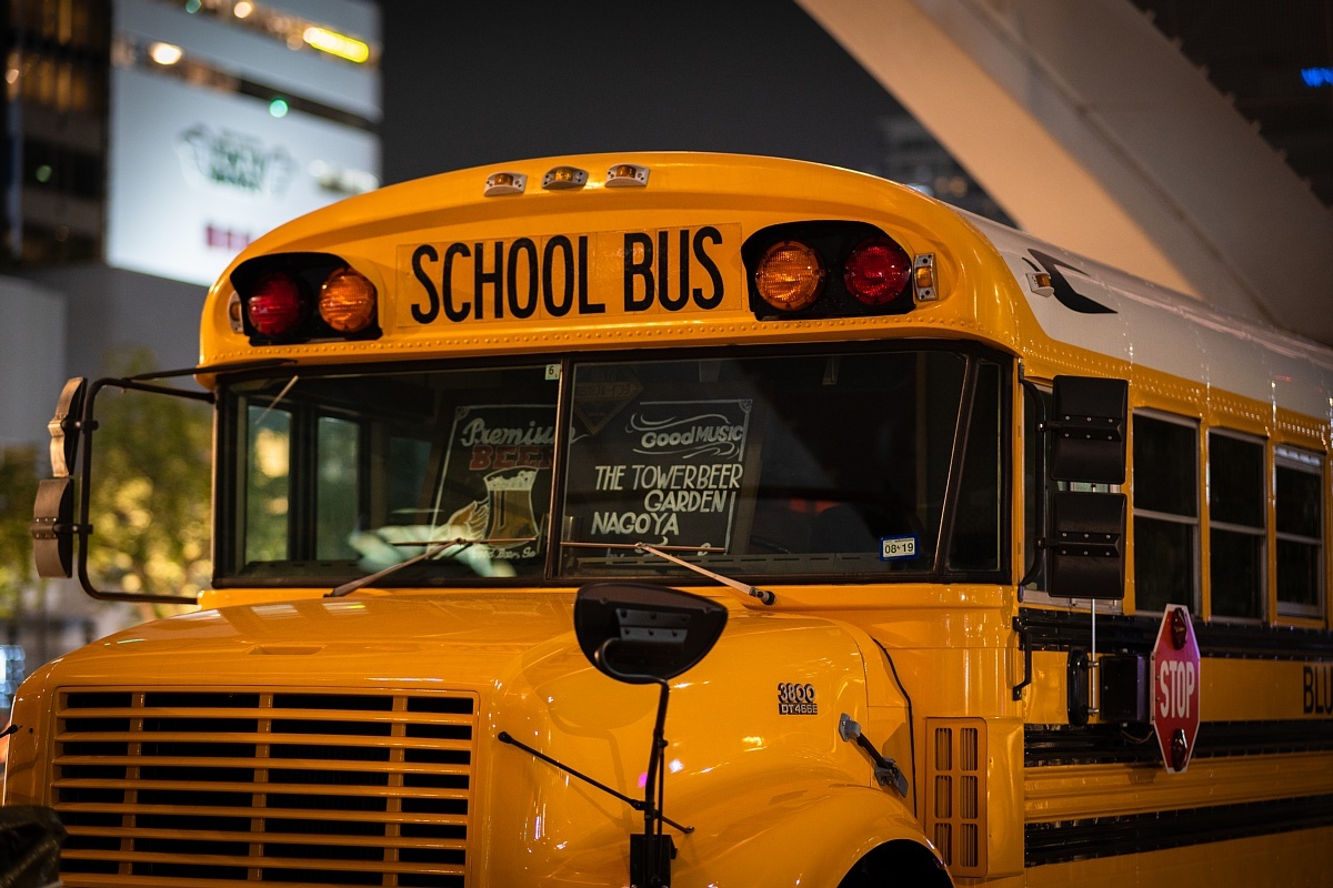 A School Bus Painted Yellow_b0403692_10362134.jpg
