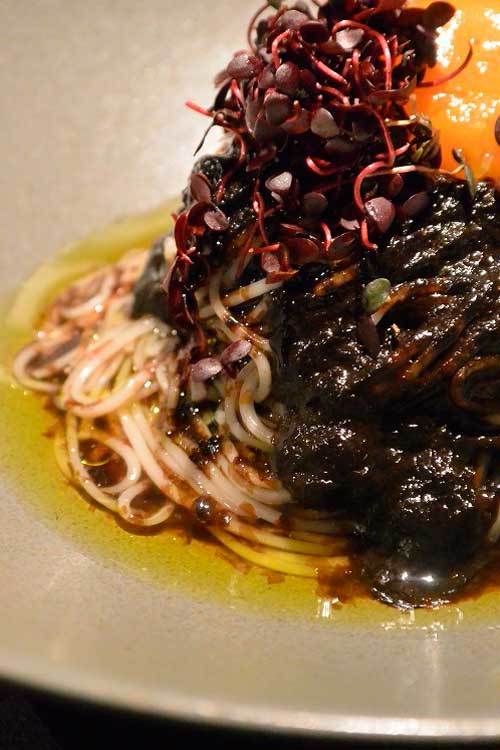 【(山梨グルメ)韮崎市「コワン」で 「黒い素麺」!!】_a0005436_14112766.jpg
