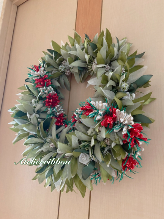 大好きで一年中飾っているsilverleafの大きなリース➕Millie先生のクリスマスクロッカスでホリディリースに🎄♡_f0017548_12221252.jpg