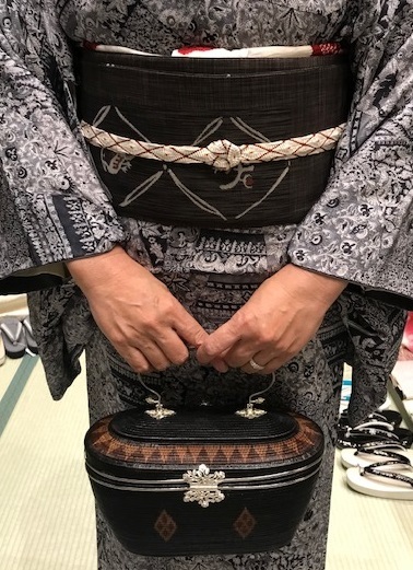 サローネお客様・更紗着物・自作の帯〆・鳥の帯・雀のお宿_f0181251_19262131.jpg