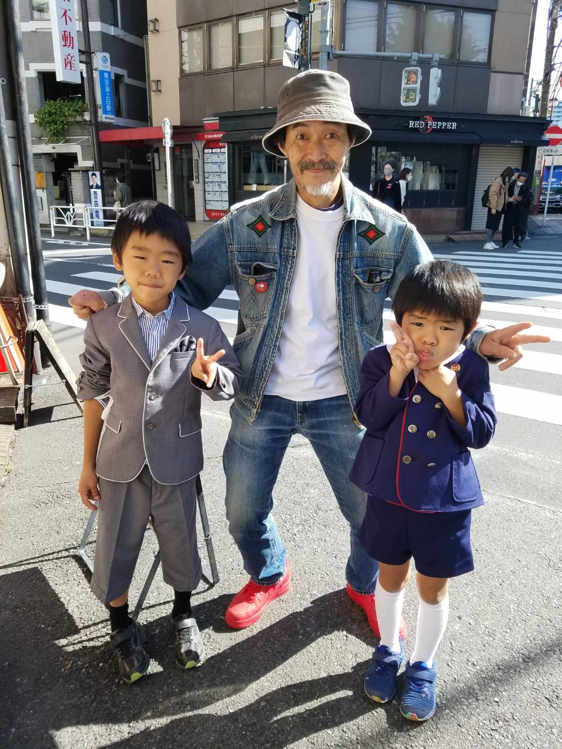 「孫かな?笑」_a0075684_09040568.jpg