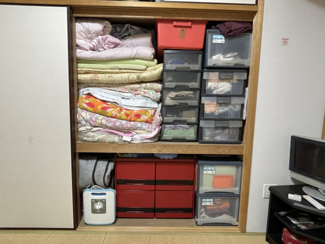 押し入れ収納の Before → After！_f0354014_21212586.jpeg