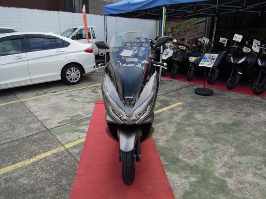 PCX150の中古車入荷?ですやん!_f0056935_13302869.jpg