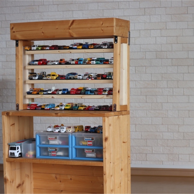 トミカ棚つくりました。_a0151356_10155522.jpeg