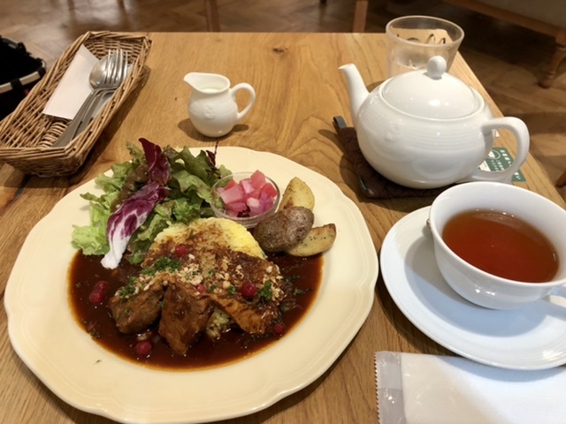 【アフタヌーンティーでホリデービーフシチュープレート】_b0009849_11243891.jpeg