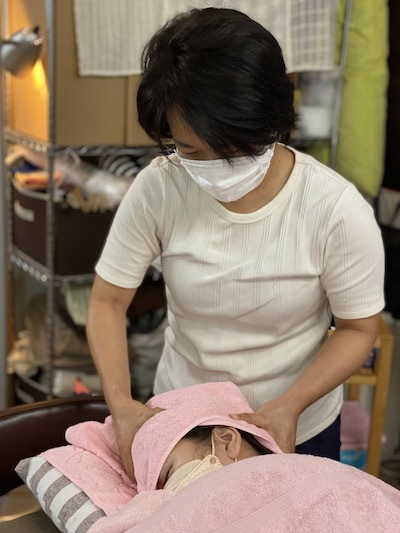 側臥位はピンク色の深い眠りのトリートメント_a0191183_18144201.jpeg