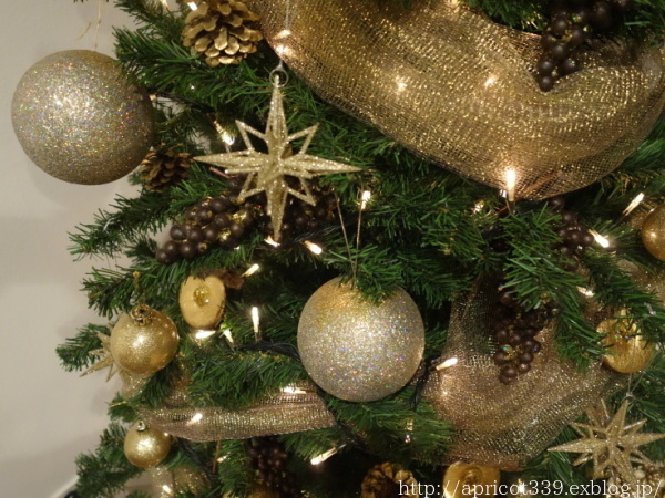 クリスマスツリーを出しました_c0293787_16005487.jpg