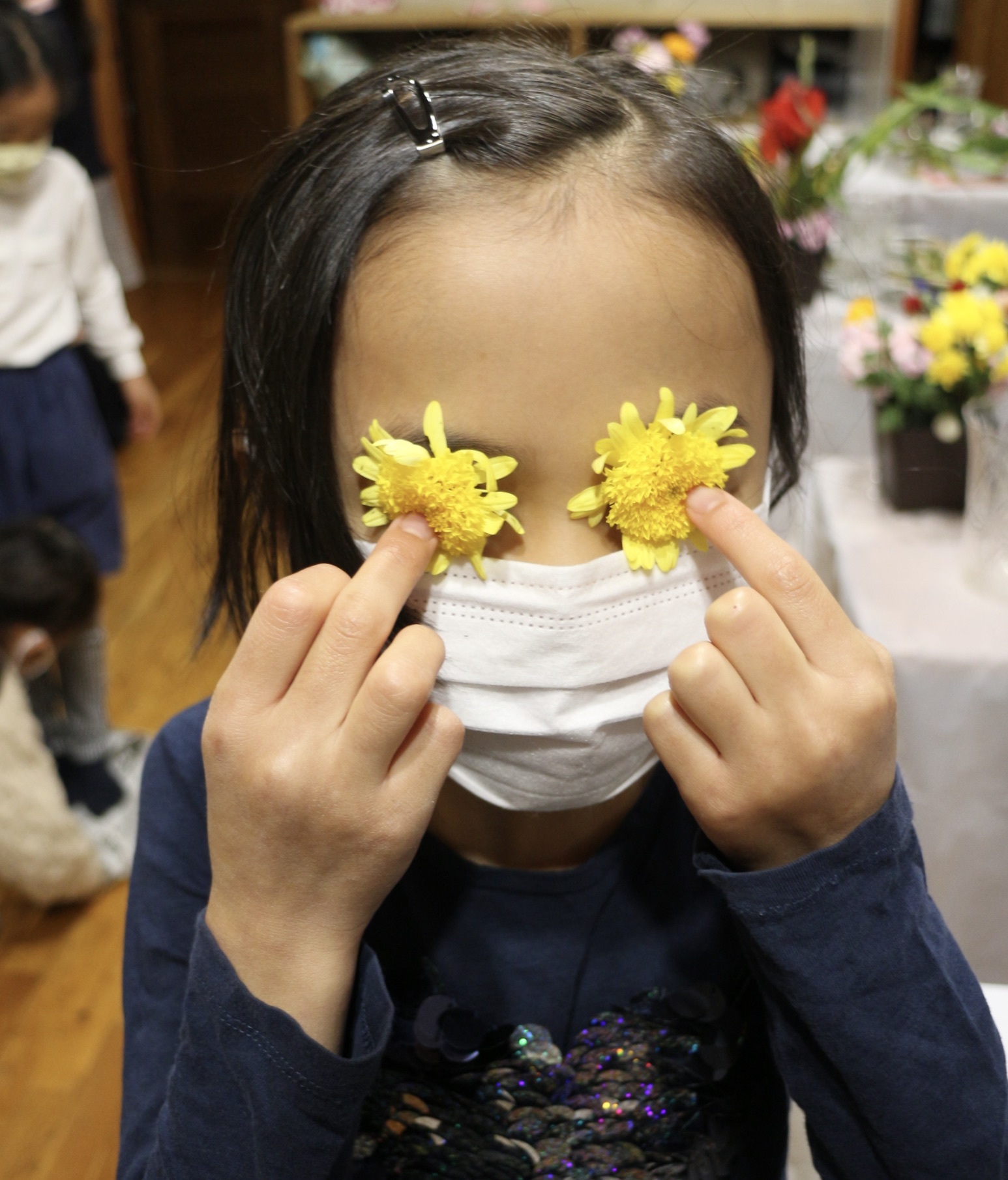 先日、花採取に夏の暑さで行かれなかったクラスで行ってきました_c0128489_18401732.jpeg