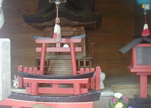 ●神社の造形―最上位経王大菩薩_d0053294_00014531.jpg