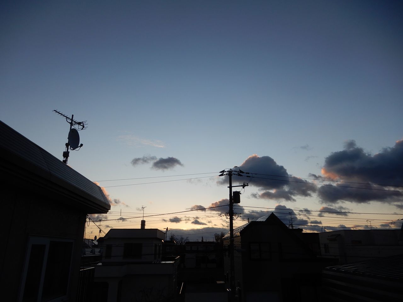 1日中冷蔵庫内の温度でも雪の降らない札幌_c0025115_21405260.jpg