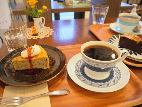アールグレイ・スイートポテトケーキ：つばめ喫茶室（弘前市）_b0147224_00035903.jpg