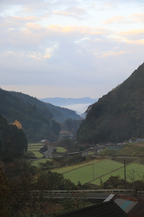 芋炊きと霧の朝_c0358784_23324082.jpg