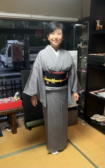 ご来店のお客様・江戸小紋にお洒落な紅葉の刺繍帯。_f0181251_11251963.jpg