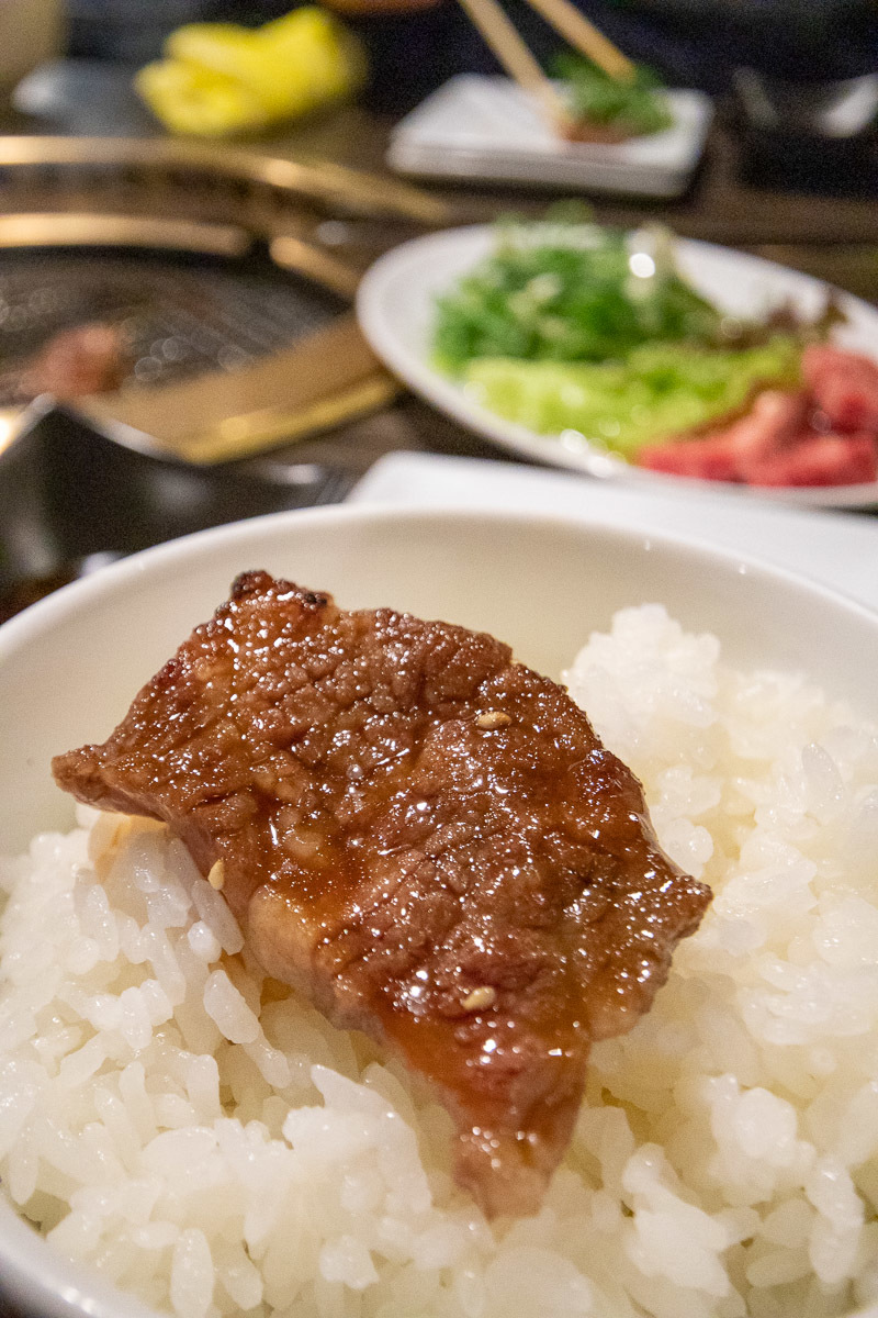 肉処 でべそ 帯屋町店で、焼肉_a0077663_16523511.jpg