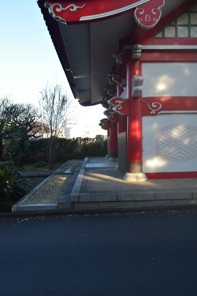東京西東京市の如意輪寺山門(建築家・山中眞三郎作品研究)_f0142606_05592753.jpg