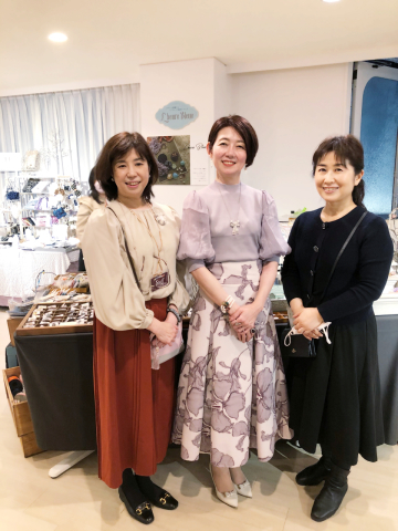 つながる、広がる、はばたく 大人の社交場サロンドルールブルー_a0157409_21364485.jpeg