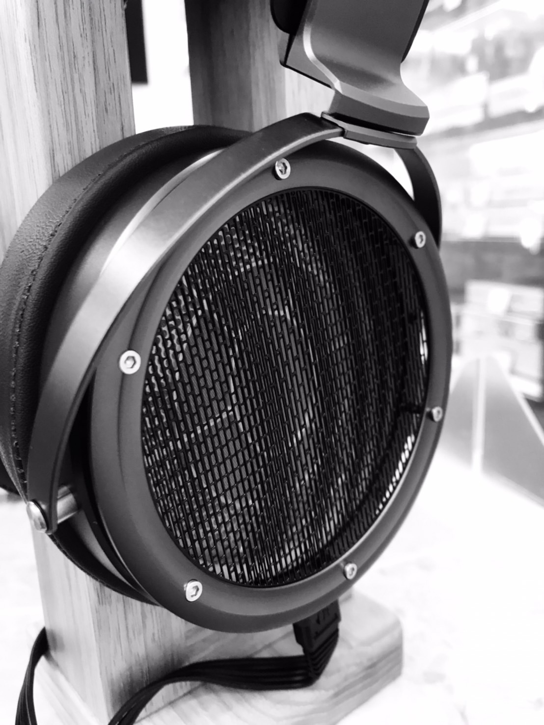 Audeze CRBN そして STAX SR-X9000 静電型ヘッドフォンの私的 Audeze CRBN そして STAX SR-X9000 静電型ヘッドフォンの私的