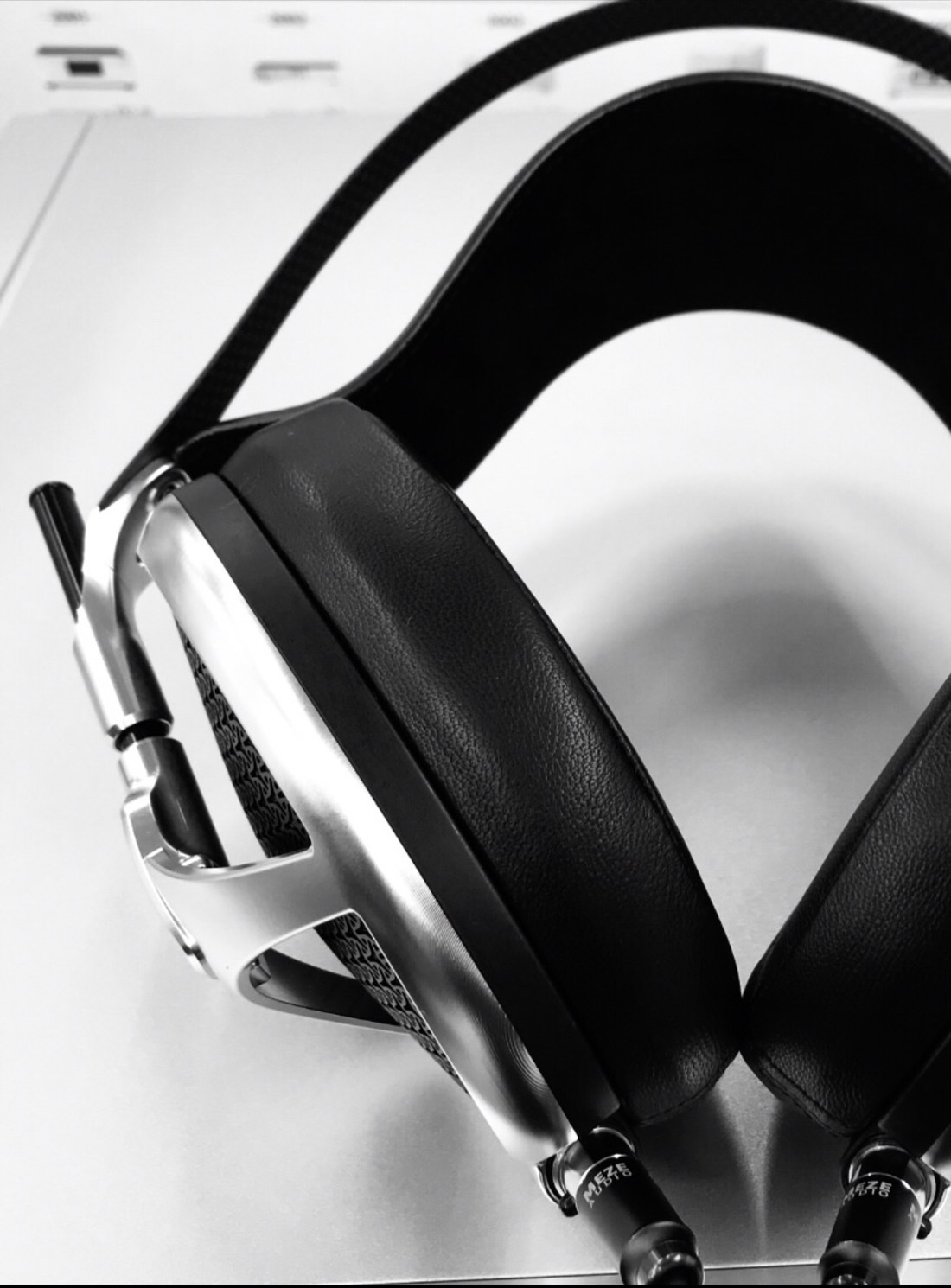 Audeze CRBN そして STAX SR-X9000 静電型ヘッドフォンの私的 Audeze CRBN そして STAX SR-X9000 静電型ヘッドフォンの私的