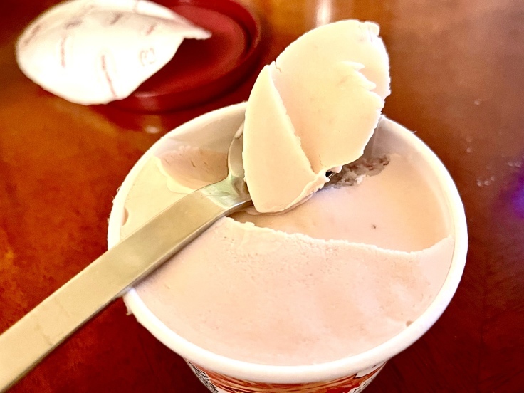 *Haagen-Dazsストロベリー*アイスは定番が一番好きやわ!_c0212604_18502421.jpeg