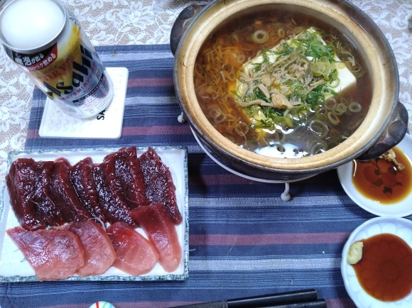 11/29 アサヒスーパードライ生ジョッキ缶、菊正宗樽酒、鰯くじら&鮪刺し、豆腐となめたけの煮やっこ@自宅_b0042308_16502516.jpg