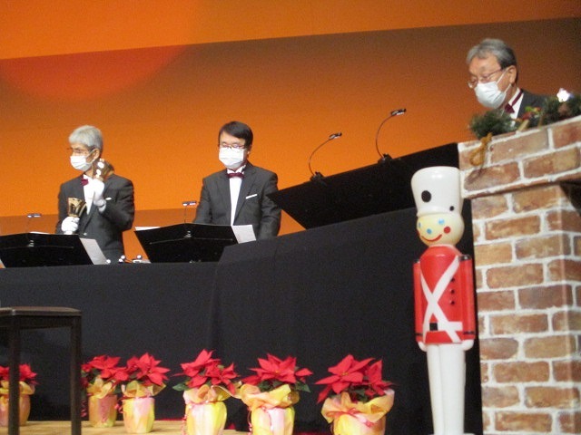 結成21年の経験と実績 「MAUハンドベルリンガーズ クリスマスコンサート2021」_f0141310_08222042.jpg