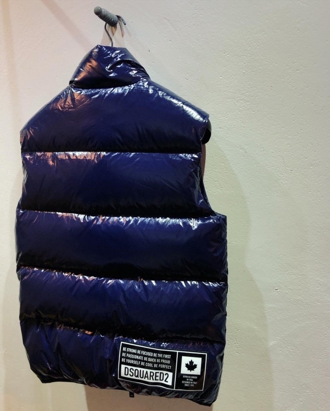 「DSQUARED2」DOWN VESTのご紹介です！_e0308287_16054033.jpg