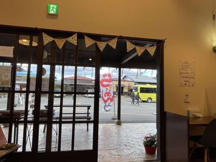 白樺高原牛乳ソフト（諏訪大社本宮前のお土産屋さん）★諏訪湖への旅 11/23_c0212604_06233868.jpeg