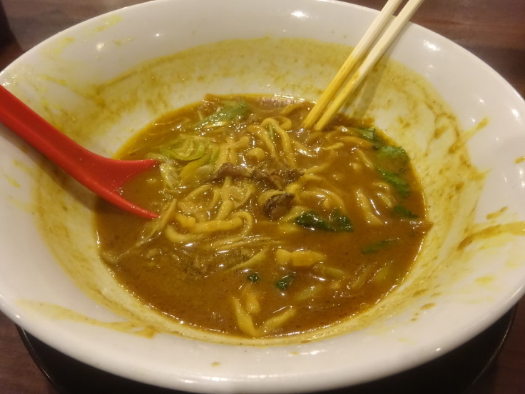 【 支那そば屋 御経塚店 】　炭鶏咖哩麺 （しゃもカレー）をいただいてきた。ここの炭鶏入りのカレーラーメンそりゃウマイに決まってますよね♪_d0396298_23521449.jpg