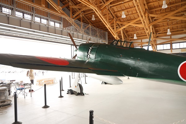 戦闘機を見学しました_b0328557_17502567.jpg