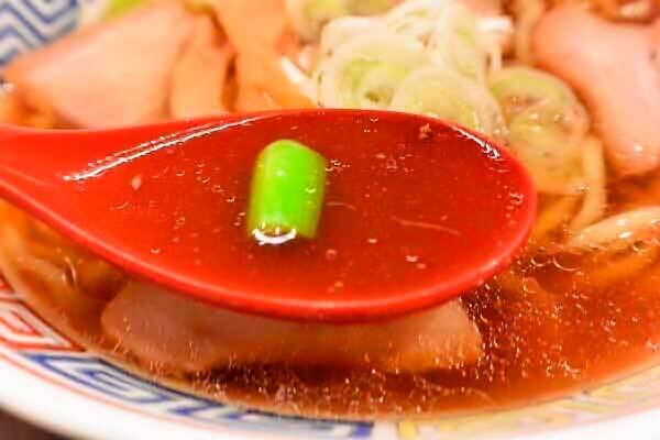 【(山梨グルメ)甲府市「徳栄軒」で 100年愛される味「徳栄軒のしなそば」!!】_a0005436_15104344.jpg