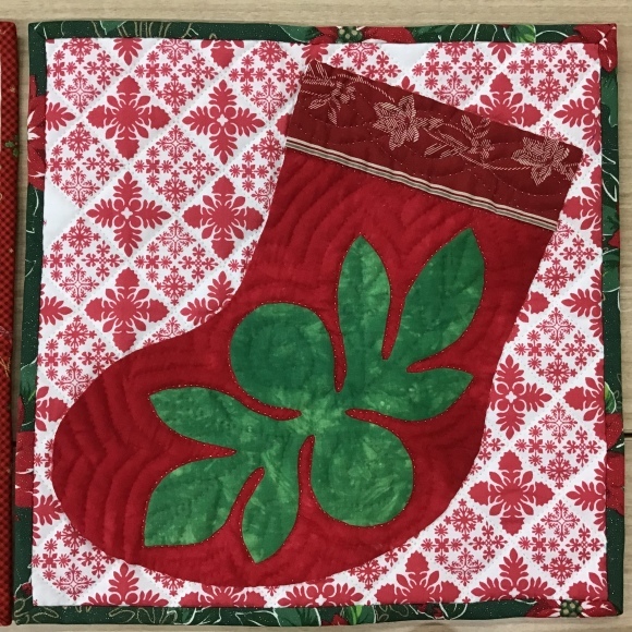 【Emi\'s Quilt重松恵美のハワイアンキルト講座】生徒さんの作品です♪_c0357605_11233994.jpeg