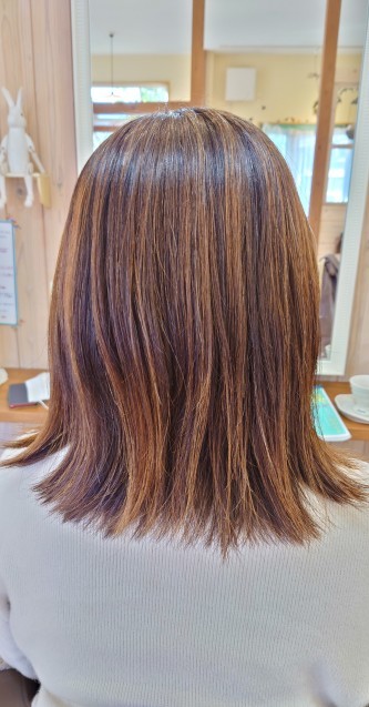 白髪のためのハイライト 松江市美容室 へアトリエボネット 白髪 うねり パサつき悩み 大人女性のための美容室 白髪のためのハイライト 松江市美容室 へアトリエボネット 白髪 うねり パサつき悩み 大人女性のための美容室