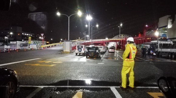 車中泊10日目 神戸港 フェリー乗船_c0212083_20445443.jpg