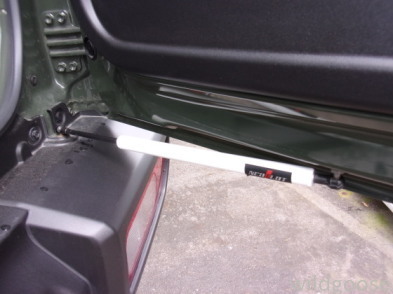 JB64ジムニー、JB74ジムニーシエラ用 バックドアインナーレバー塗装中(≧∇≦)_c0213517_15304916.jpg