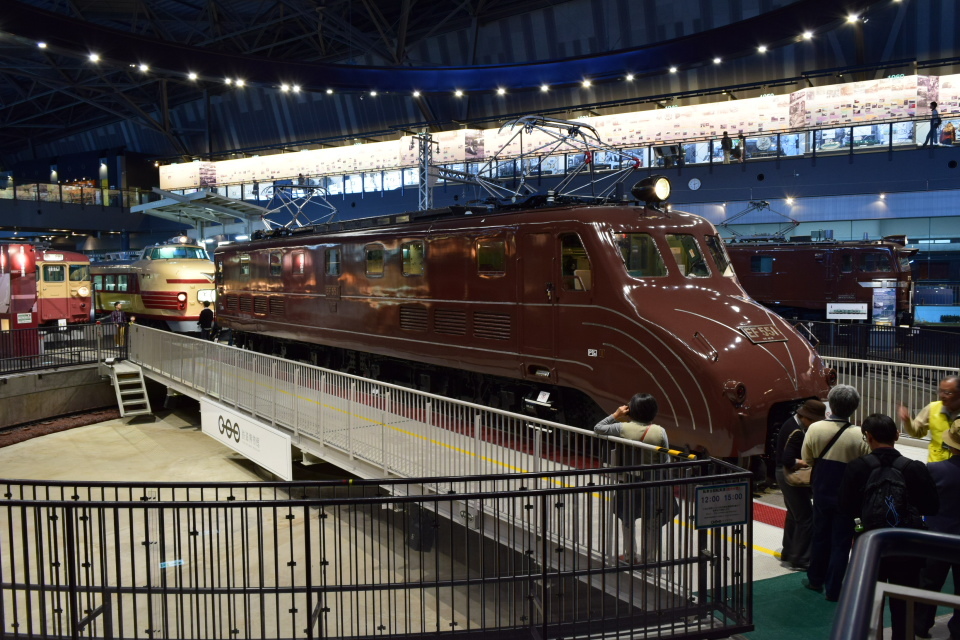 埼玉県さいたま市鉄道博物館のEF55型電気機関車_a0110756_11490534.jpg