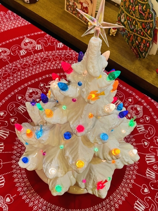 村のクリスマス‼️昔のヨーロッパのクリスマスのミニチュアセット❣️❣️電気を灯せます‼️ ミニチュアハウス 6個セット クリスマス 電灯 ミニチュア 建物