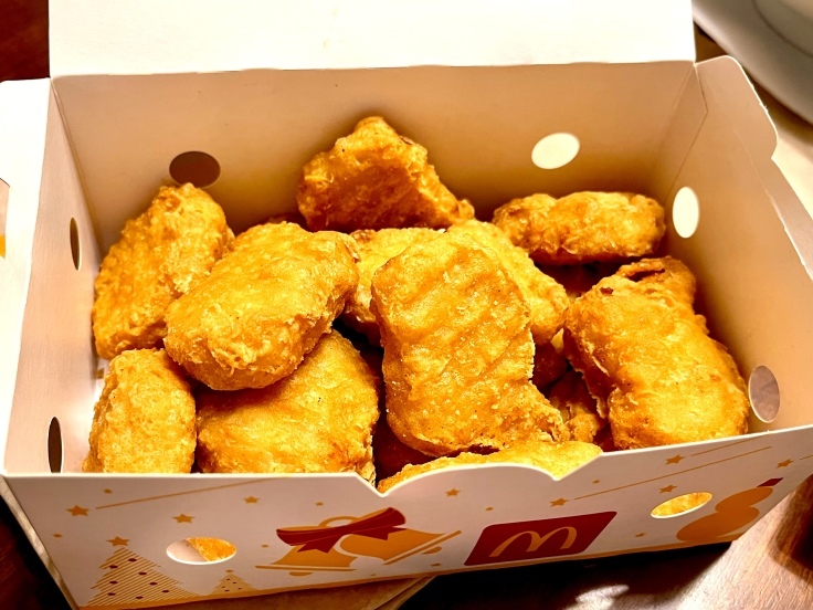 グラコロとハイボール。ナゲットを何個食うか迷う夜。_c0212604_18171372.jpeg