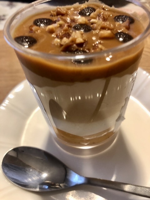 【今年もセブンでエルメのエクレア】_b0009849_15485080.jpeg
