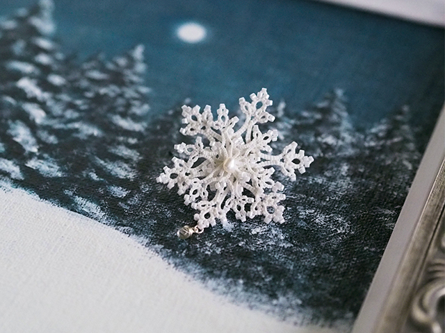 雪の結晶のピンブローチとペンダント他、iichiとCreemaに出品完了しました。_f0089355_02581030.jpg