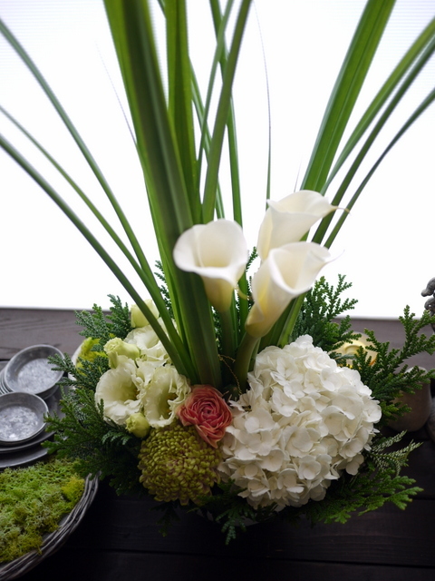 お悔やみのアレンジメント 新琴似にお届け 21 12 08 札幌 花屋 Mell Flowers